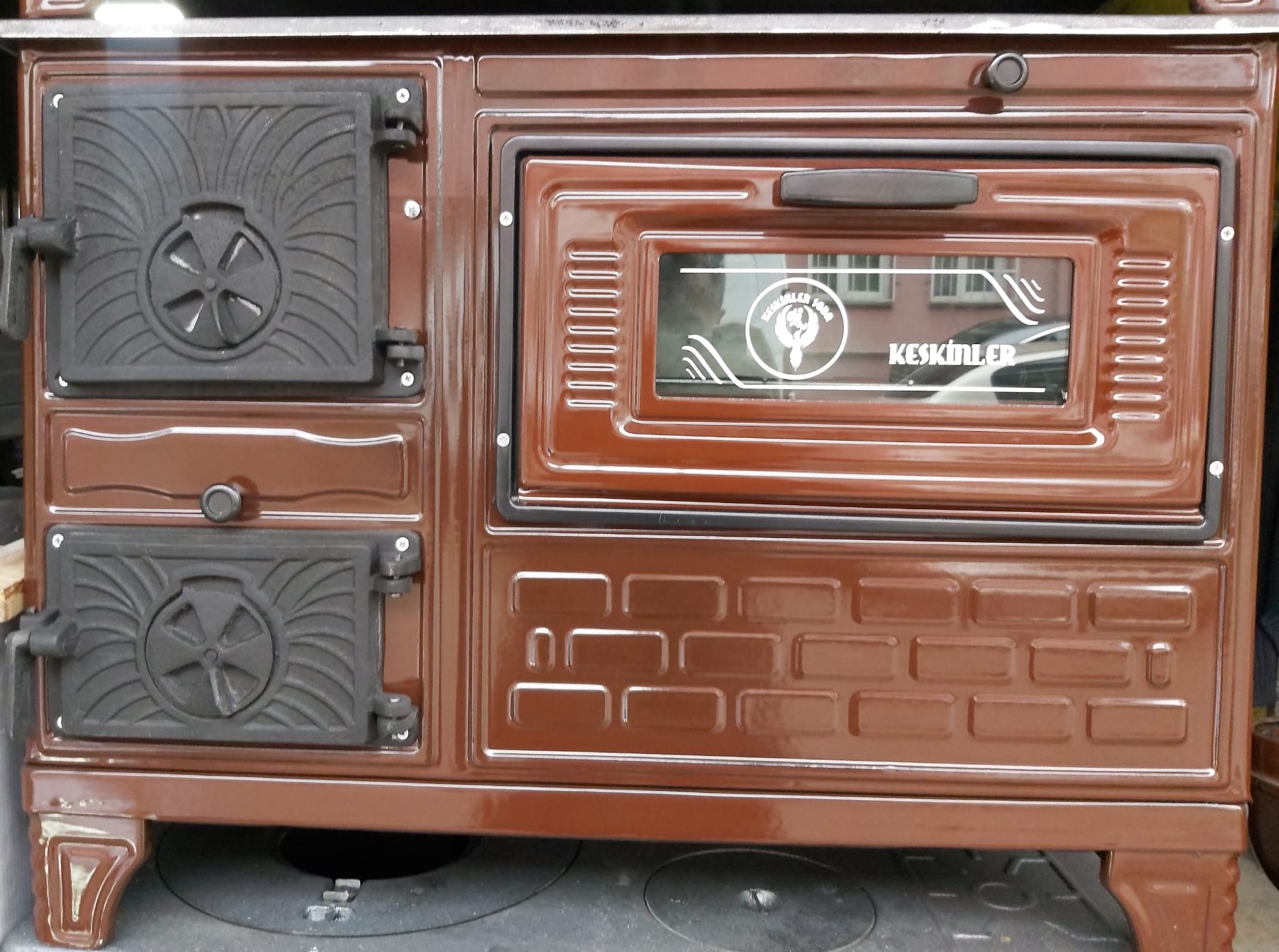 Kahve Dökümlü Kuzine